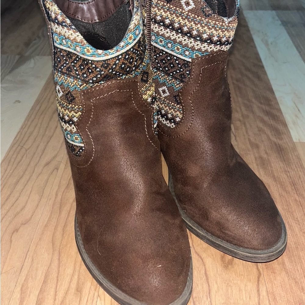 Hurley Brown Ankle Boots with Cozy Knit Trim